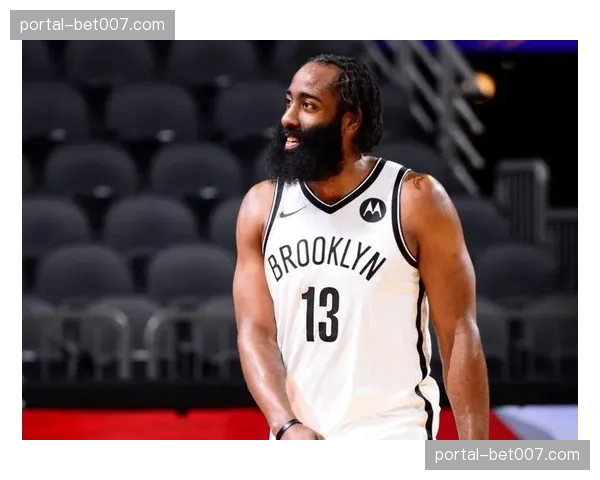 里昂前锋拉卡泽特因伤缺席三月关键战役,球队进攻效率受质疑 里昂前锋拉卡泽特因伤缺席三月关键战役,球队进攻效率受质疑